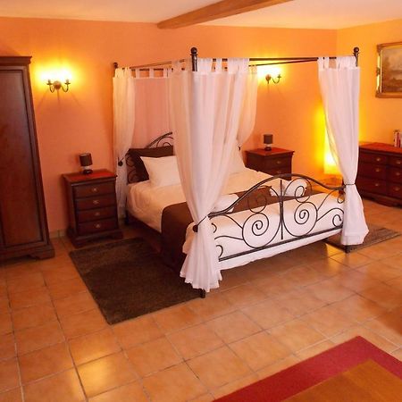 Chez Jousseaume Chambre D'Hotes Et Gites Saint-Ciers-Champagne Экстерьер фото