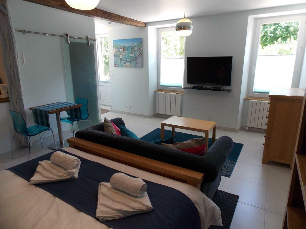 Chez Jousseaume Chambre D'Hotes Et Gites Saint-Ciers-Champagne Экстерьер фото
