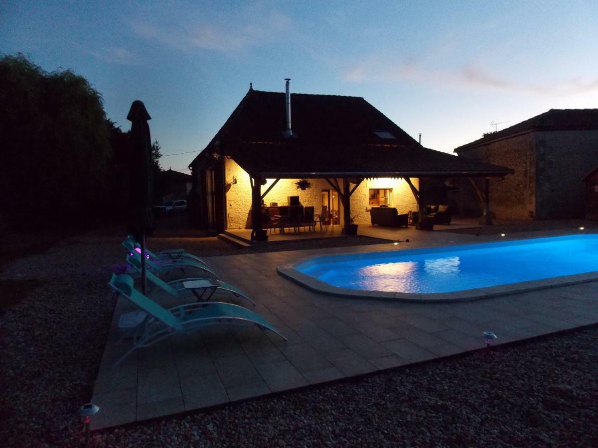 Chez Jousseaume Chambre D'Hotes Et Gites Saint-Ciers-Champagne Экстерьер фото